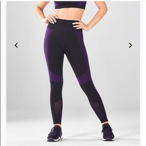 Demi Lovato Fabletic workout leggings